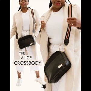 Modern & Chic Crossbody Purse black